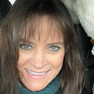 Meet your Posher, Laurie